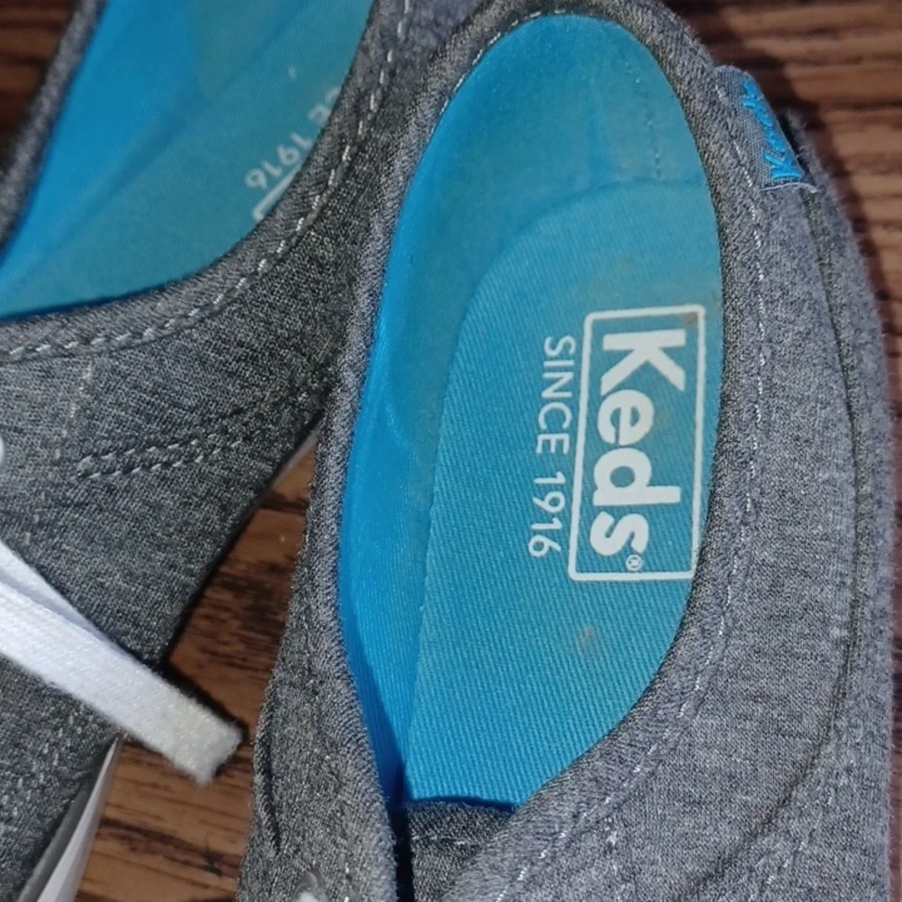 Keds lace up sneakers, women’s size 7, dark gray